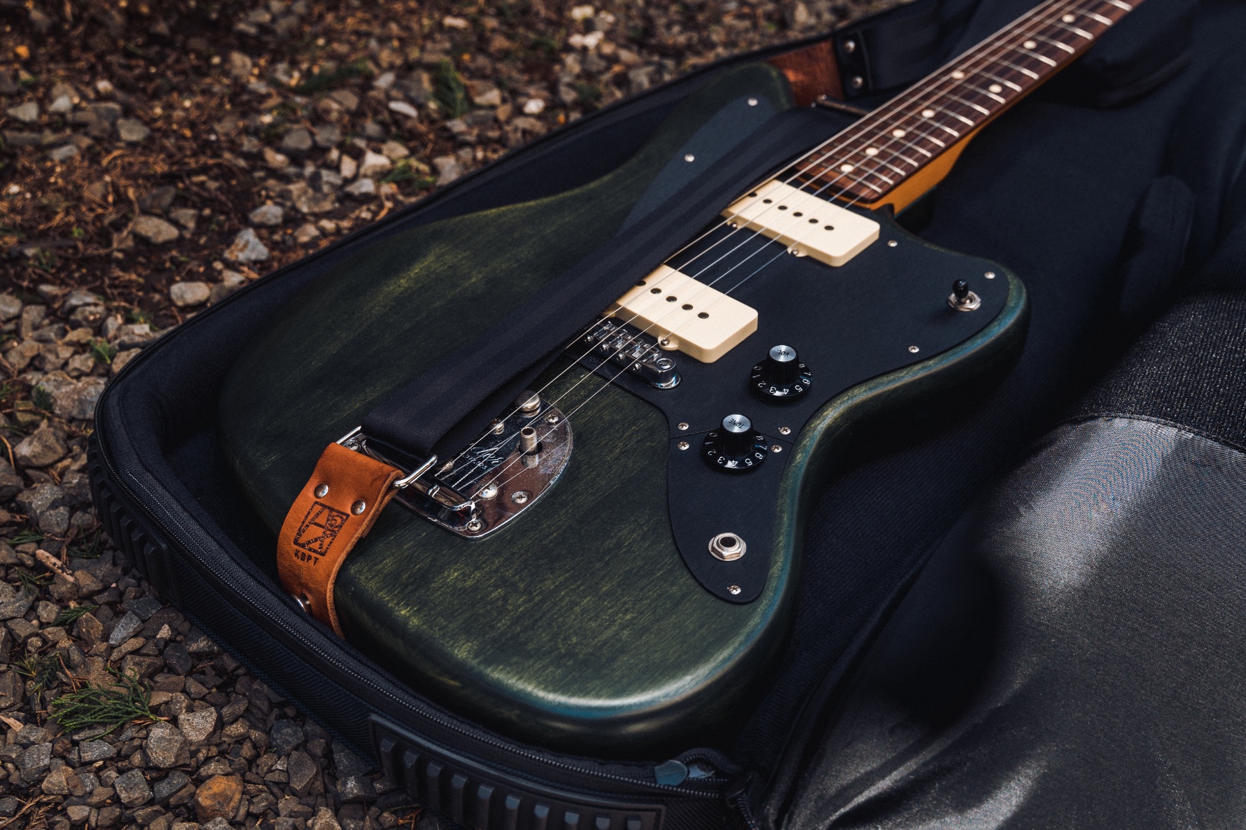 Urban Gear BagにJazzmasterを収納した様子の写真